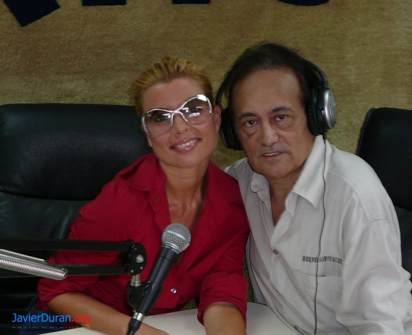 Javier Duran en el estudio de Radio Ritmo